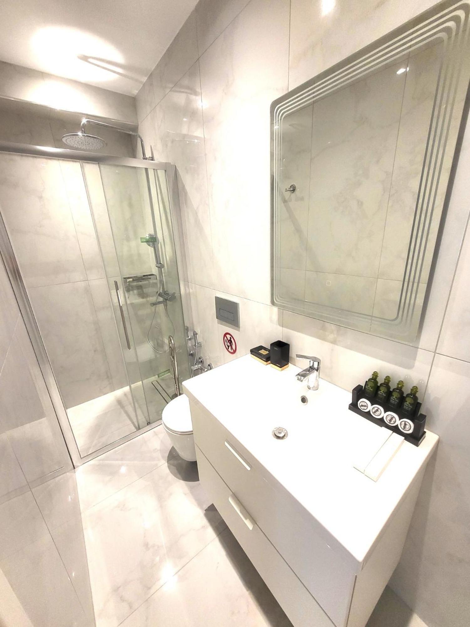 Fabilicious Suites - 2 Apartments- Romantic Jacuzzi & Spacious Family Comfort Atina Dış mekan fotoğraf